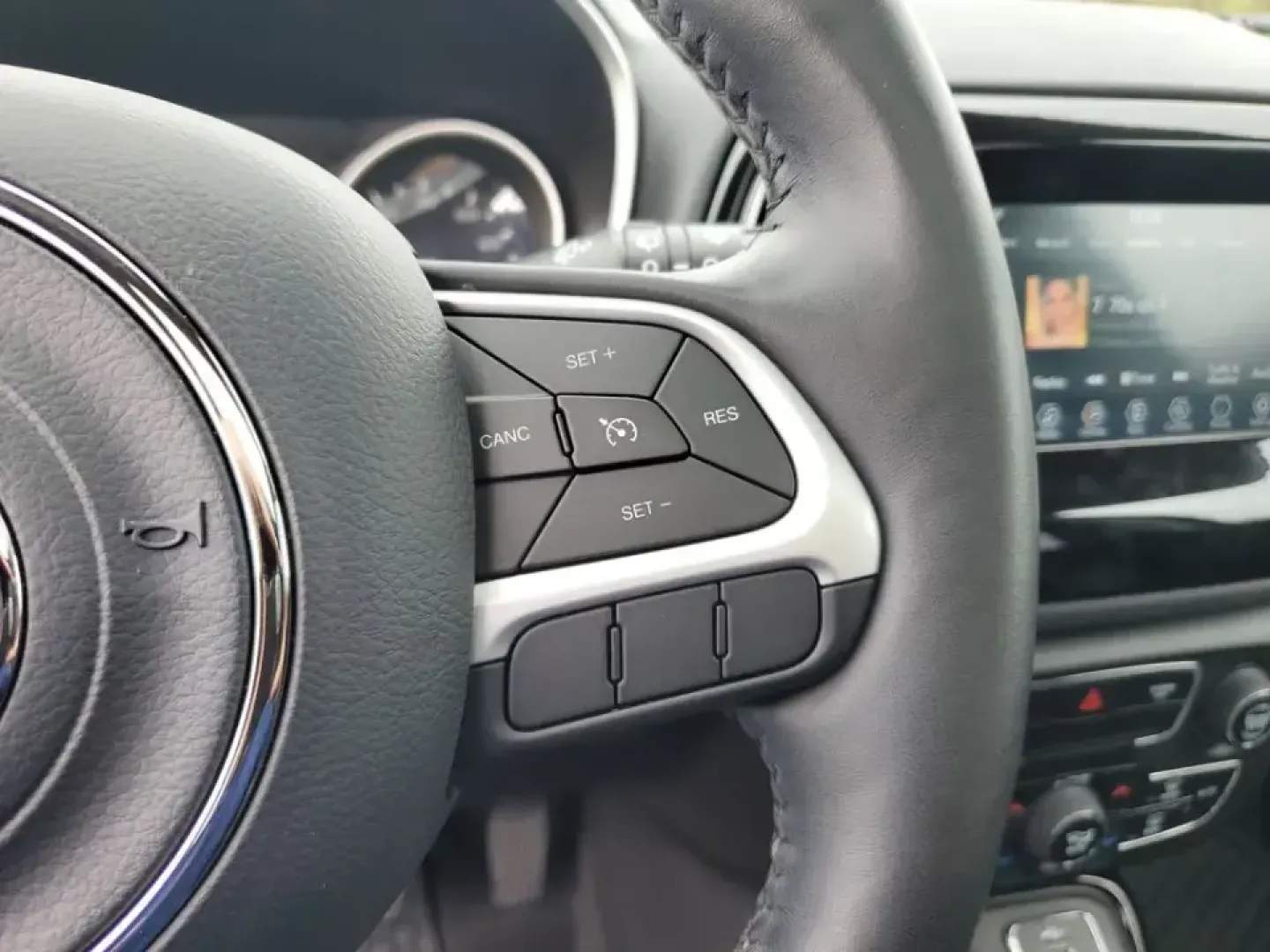 2019 /Black Jeep Compass Altitude (3C4NJDBB2KT) with an 4 Cyl, 2.4L engine, 9-speed automatic transmission, located at 6064 Gull Rd, Kalamazoo, MI, 49048, (269) 222-0088, 42.328388, -85.512924 - Picture your next Michigan weekend: packing up for a fall color drive to Gull Lake, heading out before sunrise for a hike at Kalamazoo Nature Center, or confidently commuting through lake-effect snow on I-94. This 2019 Jeep Compass Altitude 4WD is built for real life in Kalamazoo-comfortable for dai - Photo#18