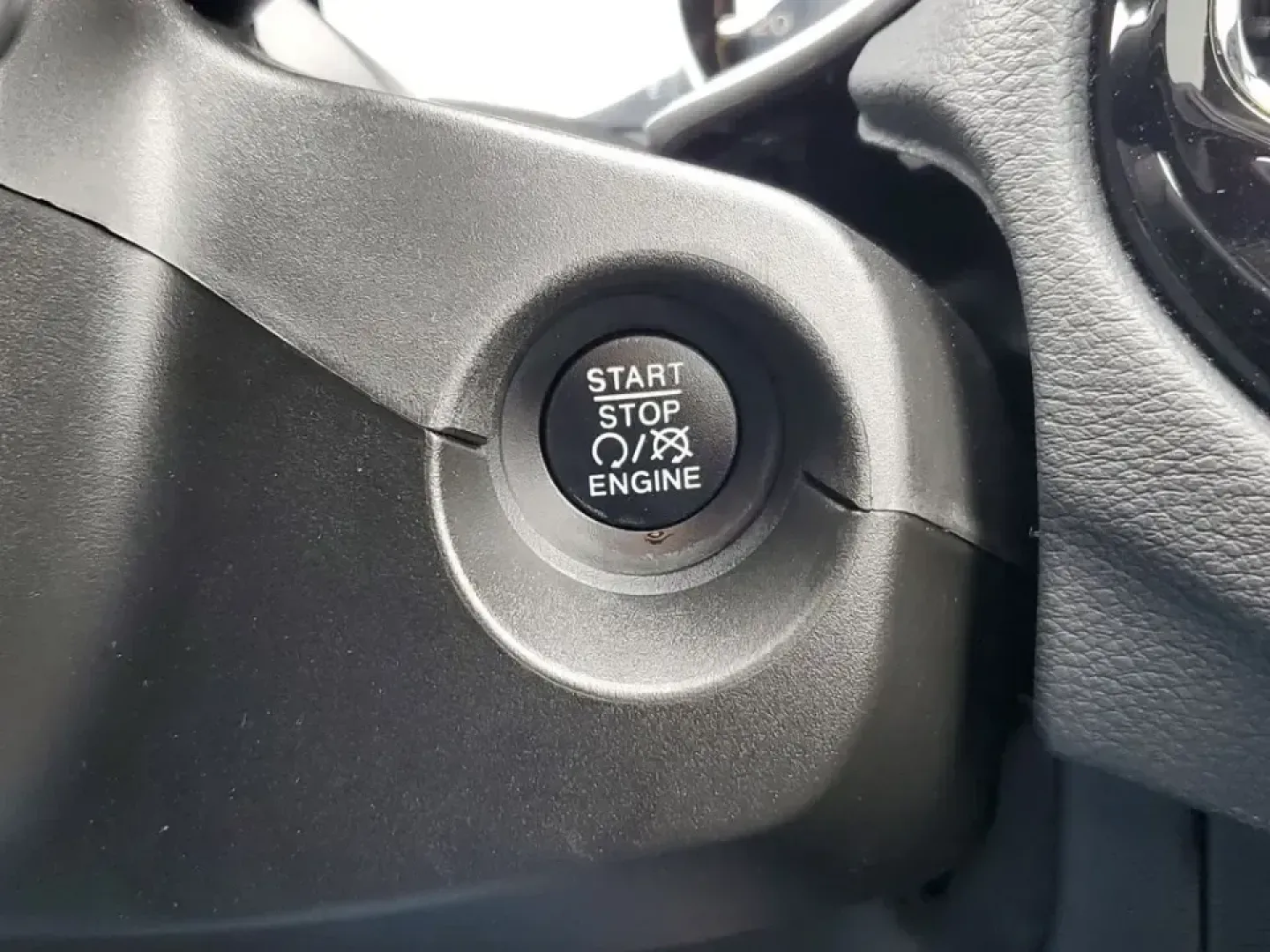 2019 /Black Jeep Compass Altitude (3C4NJDBB2KT) with an 4 Cyl, 2.4L engine, 9-speed automatic transmission, located at 6064 Gull Rd, Kalamazoo, MI, 49048, (269) 222-0088, 42.328388, -85.512924 - Picture your next Michigan weekend: packing up for a fall color drive to Gull Lake, heading out before sunrise for a hike at Kalamazoo Nature Center, or confidently commuting through lake-effect snow on I-94. This 2019 Jeep Compass Altitude 4WD is built for real life in Kalamazoo-comfortable for dai - Photo#23