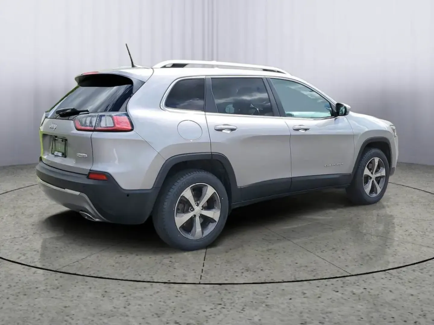 2020 /Black Jeep Cherokee Limited (1C4PJMDX0LD) with an V6, 3.2L engine, 9-speed automatic transmission, located at 6064 Gull Rd, Kalamazoo, MI, 49048, (269) 222-0088, 42.328388, -85.512924 - Pack up the family, point the hood toward Lake Michigan, and let the week melt away-this 2020 Jeep Cherokee Limited 4WD is built for real life in Southwest Michigan, from snowy school runs to weekend getaways up US-131. With confident traction, smart tech, and premium comfort, it's an ideal crossove- Photo#3
