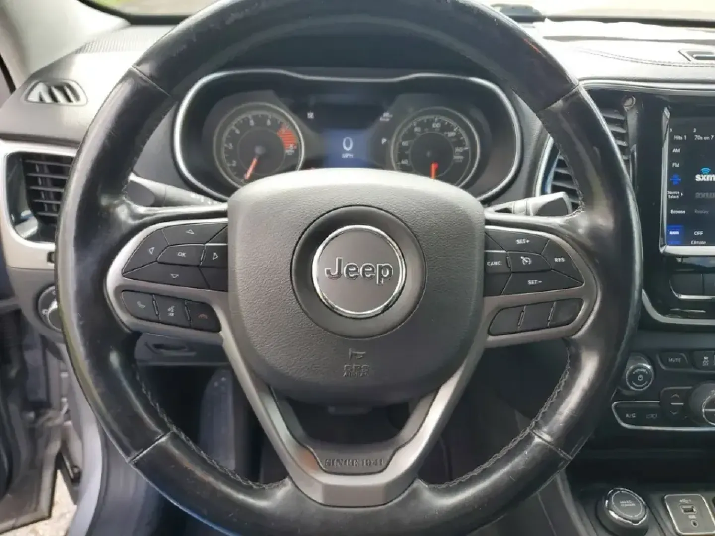 2020 /Black Jeep Cherokee Limited (1C4PJMDX0LD) with an V6, 3.2L engine, 9-speed automatic transmission, located at 6064 Gull Rd, Kalamazoo, MI, 49048, (269) 222-0088, 42.328388, -85.512924 - Pack up the family, point the hood toward Lake Michigan, and let the week melt away-this 2020 Jeep Cherokee Limited 4WD is built for real life in Southwest Michigan, from snowy school runs to weekend getaways up US-131. With confident traction, smart tech, and premium comfort, it's an ideal crossove - Photo#17