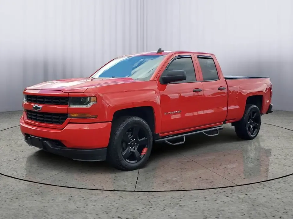 2018 Red /Dark Ash With Jet Black Interior Accents Chevrolet Silverado 1500 Custom (1GCVKPECXJZ) with an EcoTec3 5.3L V8 engine, Automatic transmission, located at 6064 Gull Rd, Kalamazoo, MI, 49048, (269) 222-0088, 42.328388, -85.512924- Photo#2