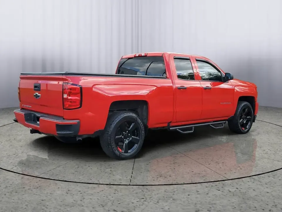 2018 Red /Dark Ash With Jet Black Interior Accents Chevrolet Silverado 1500 Custom (1GCVKPECXJZ) with an EcoTec3 5.3L V8 engine, Automatic transmission, located at 6064 Gull Rd, Kalamazoo, MI, 49048, (269) 222-0088, 42.328388, -85.512924- Photo#6