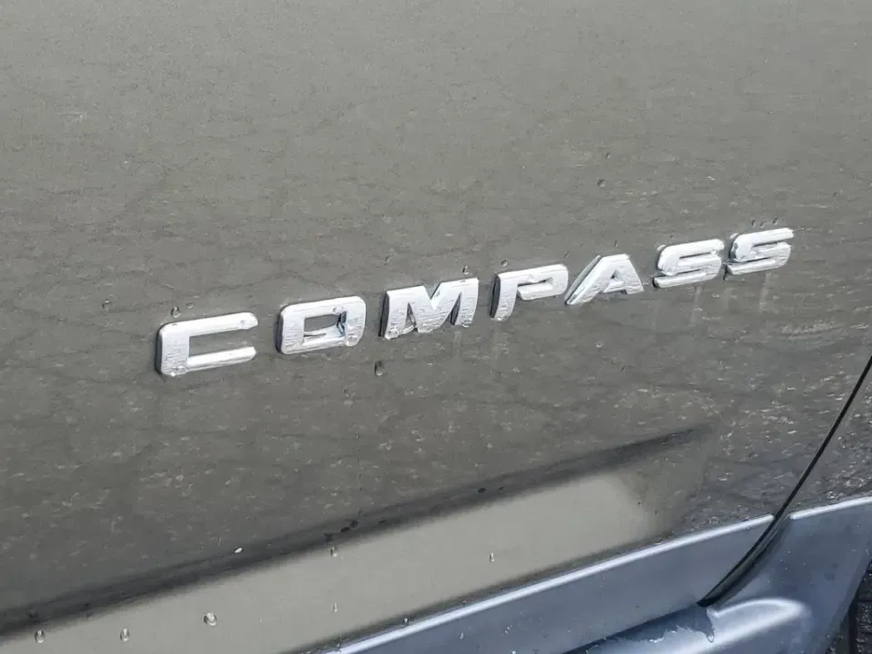 2015 /Dark Slate Gray Jeep Compass Sport (1C4NJDBB8FD) with an 4 Cyl, 2.4L engine, 5-speed manual transmission, located at 6064 Gull Rd, Kalamazoo, MI, 49048, (269) 222-0088, 42.328388, -85.512924 - Weekend trailheads, snowy commutes, and spontaneous road trips up to Lake Michigan all get easier when you've got a compact SUV that's ready for real life. This **2015 Jeep Compass Sport 4WD** is built for drivers who want everyday practicality with the confidence to handle Michigan weather-whether - Photo#5