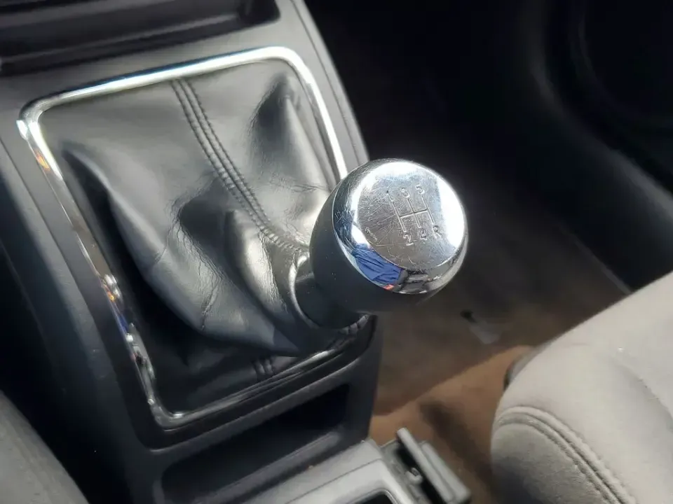 2015 /Dark Slate Gray Jeep Compass Sport (1C4NJDBB8FD) with an 4 Cyl, 2.4L engine, 5-speed manual transmission, located at 6064 Gull Rd, Kalamazoo, MI, 49048, (269) 222-0088, 42.328388, -85.512924 - Weekend trailheads, snowy commutes, and spontaneous road trips up to Lake Michigan all get easier when you've got a compact SUV that's ready for real life. This **2015 Jeep Compass Sport 4WD** is built for drivers who want everyday practicality with the confidence to handle Michigan weather-whether - Photo#20