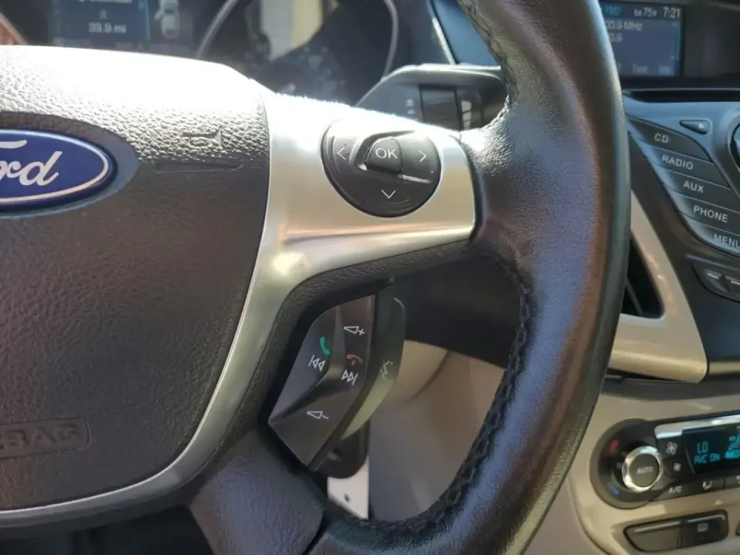 2012 /Medium Light Stone Ford Focus SEL (1FAHP3H24CL) with an 4 Cyl, 2.0L engine, 6-speed auto-shift manual transmission, located at 6064 Gull Rd, Kalamazoo, MI, 49048, (269) 222-0088, 42.328388, -85.512924 - Need a dependable commuter that keeps fuel stops and stress low while you cruise from Gull Road to Downtown Kalamazoo, campus, or the weekend farmers market? This Race Red 2012 Ford Focus SEL sedan is a smart pick for daily driving, first-time buyers, and budget-conscious shoppers who want a practic - Photo#17