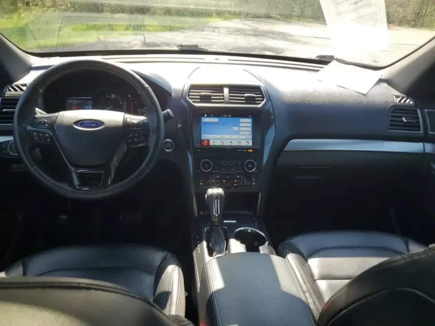 2018 /Ebony Black Ford Explorer XLT (1FM5K8D87JG) with an V6, 3.5L engine, 6-speed automatic transmission, located at 6064 Gull Rd, Kalamazoo, MI, 49048, (269) 222-0088, 42.328388, -85.512924 - Road-trip weekends to Lake Michigan, daily school drop-offs, and confident winter driving on I-94 or US-131-this 2018 Ford Explorer XLT 4WD is built for real life in Southwest Michigan. If you've been searching used cars near me and want a family-ready SUV that can handle changing seasons, long comm - Photo#8