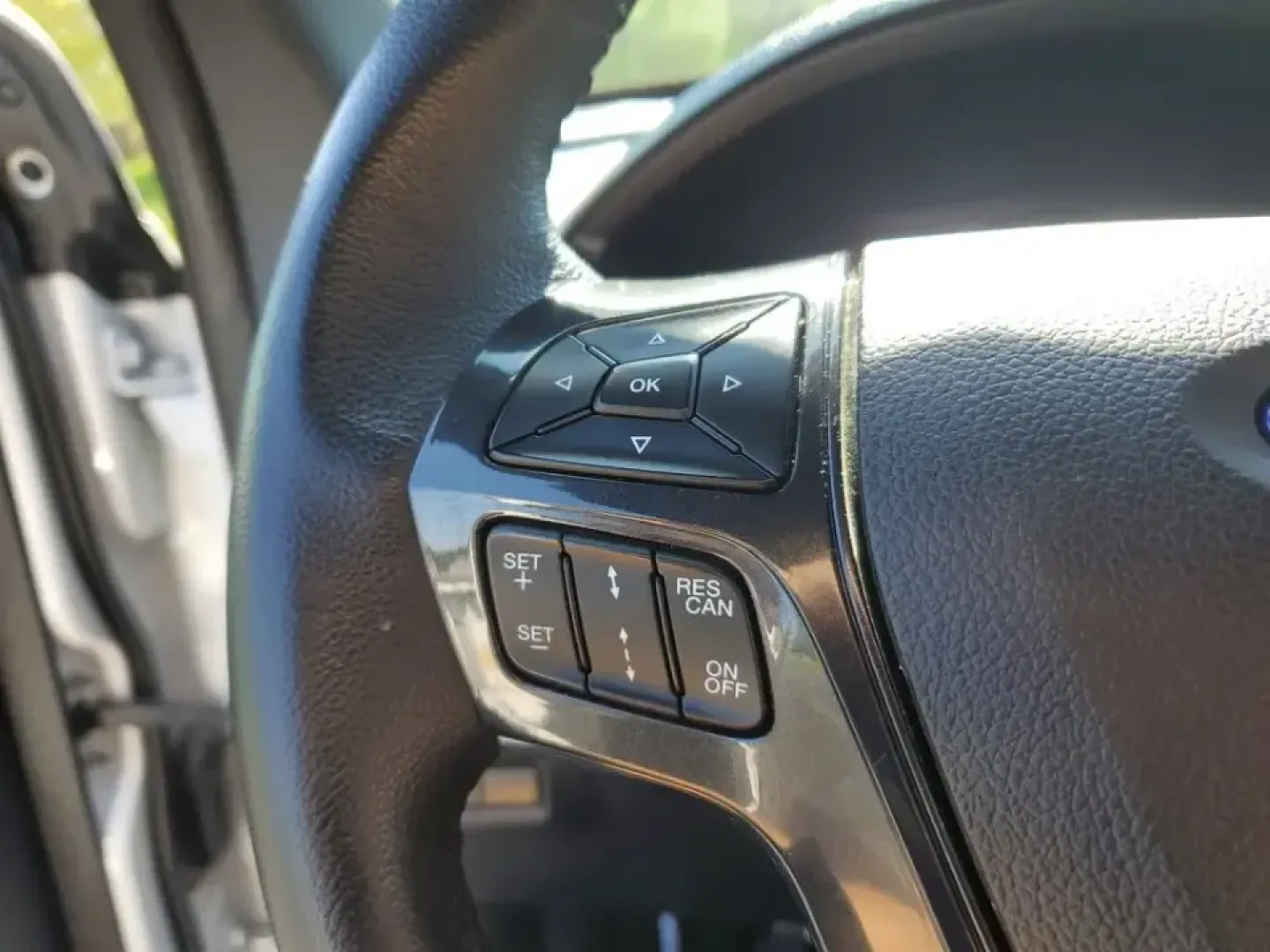 2018 /Ebony Black Ford Explorer XLT (1FM5K8D87JG) with an V6, 3.5L engine, 6-speed automatic transmission, located at 6064 Gull Rd, Kalamazoo, MI, 49048, (269) 222-0088, 42.328388, -85.512924 - Road-trip weekends to Lake Michigan, daily school drop-offs, and confident winter driving on I-94 or US-131-this 2018 Ford Explorer XLT 4WD is built for real life in Southwest Michigan. If you've been searching used cars near me and want a family-ready SUV that can handle changing seasons, long comm - Photo#18