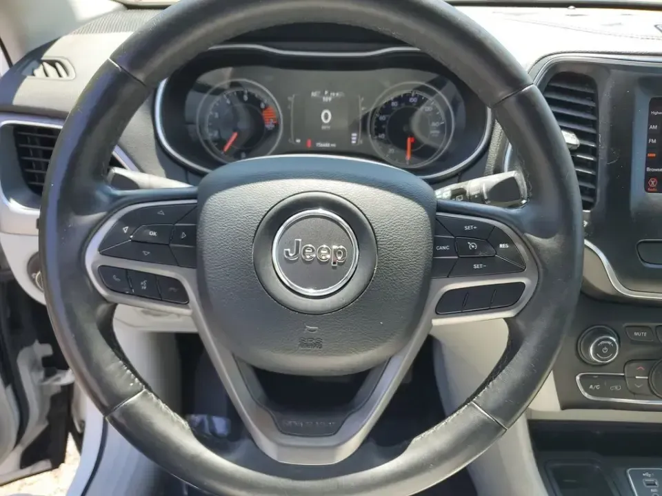 2020 /Ski Gray/Black Jeep Cherokee Latitude Plus (1C4PJLLB5LD) with an 4 Cyl, 2.4L engine, 9-speed automatic transmission, located at 6064 Gull Rd, Kalamazoo, MI, 49048, (269) 222-0088, 42.328388, -85.512924 - Load up for lake days, campus commutes, and weekend escapes up US-131 with an SUV that fits real life in Southwest Michigan. This **2020 Jeep Cherokee Latitude Plus** is the kind of versatile crossover that works for busy families, WMU students, and anyone who wants comfortable daily driving with pr - Photo#17
