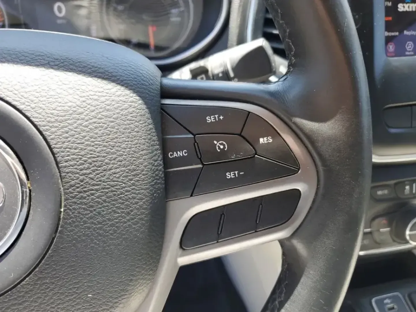 2020 /Ski Gray/Black Jeep Cherokee Latitude Plus (1C4PJLLB5LD) with an 4 Cyl, 2.4L engine, 9-speed automatic transmission, located at 6064 Gull Rd, Kalamazoo, MI, 49048, (269) 222-0088, 42.328388, -85.512924 - Load up for lake days, campus commutes, and weekend escapes up US-131 with an SUV that fits real life in Southwest Michigan. This **2020 Jeep Cherokee Latitude Plus** is the kind of versatile crossover that works for busy families, WMU students, and anyone who wants comfortable daily driving with pr - Photo#19