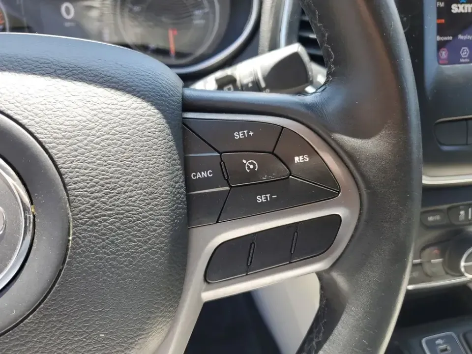 2020 /Ski Gray/Black Jeep Cherokee Latitude Plus (1C4PJLLB5LD) with an 4 Cyl, 2.4L engine, 9-speed automatic transmission, located at 6064 Gull Rd, Kalamazoo, MI, 49048, (269) 222-0088, 42.328388, -85.512924 - Load up for lake days, campus commutes, and weekend escapes up US-131 with an SUV that fits real life in Southwest Michigan. This **2020 Jeep Cherokee Latitude Plus** is the kind of versatile crossover that works for busy families, WMU students, and anyone who wants comfortable daily driving with pr - Photo#19