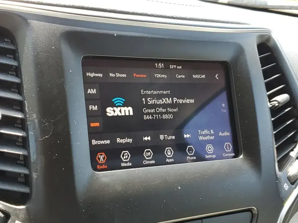 2020 /Ski Gray/Black Jeep Cherokee Latitude Plus (1C4PJLLB5LD) with an 4 Cyl, 2.4L engine, 9-speed automatic transmission, located at 6064 Gull Rd, Kalamazoo, MI, 49048, (269) 222-0088, 42.328388, -85.512924 - Load up for lake days, campus commutes, and weekend escapes up US-131 with an SUV that fits real life in Southwest Michigan. This **2020 Jeep Cherokee Latitude Plus** is the kind of versatile crossover that works for busy families, WMU students, and anyone who wants comfortable daily driving with pr - Photo#21