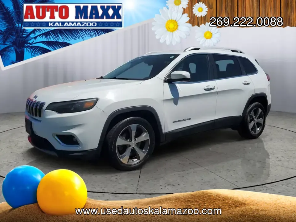 2020 /Black Jeep Cherokee Limited (1C4PJLDB3LD) with an 4 Cyl, 2.4L engine, 9-speed automatic transmission, located at 6064 Gull Rd, Kalamazoo, MI, 49048, (269) 222-0088, 42.328388, -85.512924 - For commuters who want SUV comfort without the bulk-and weekend explorers who like to pack up and go-this 2020 Jeep Cherokee Limited is built for real life in Southwest Michigan. Whether you're cruising to work, doing school drop-offs, or heading out toward Gull Lake for a reset, this crossover deli - Photo#1