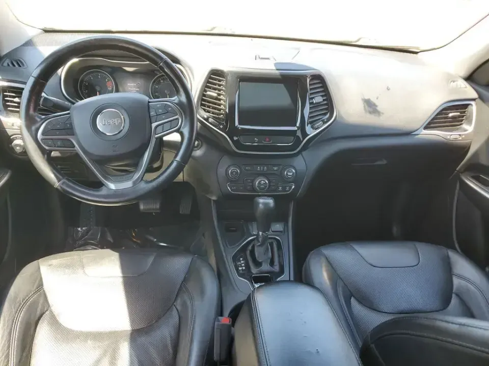2020 /Black Jeep Cherokee Limited (1C4PJLDB3LD) with an 4 Cyl, 2.4L engine, 9-speed automatic transmission, located at 6064 Gull Rd, Kalamazoo, MI, 49048, (269) 222-0088, 42.328388, -85.512924 - For commuters who want SUV comfort without the bulk-and weekend explorers who like to pack up and go-this 2020 Jeep Cherokee Limited is built for real life in Southwest Michigan. Whether you're cruising to work, doing school drop-offs, or heading out toward Gull Lake for a reset, this crossover deli - Photo#9