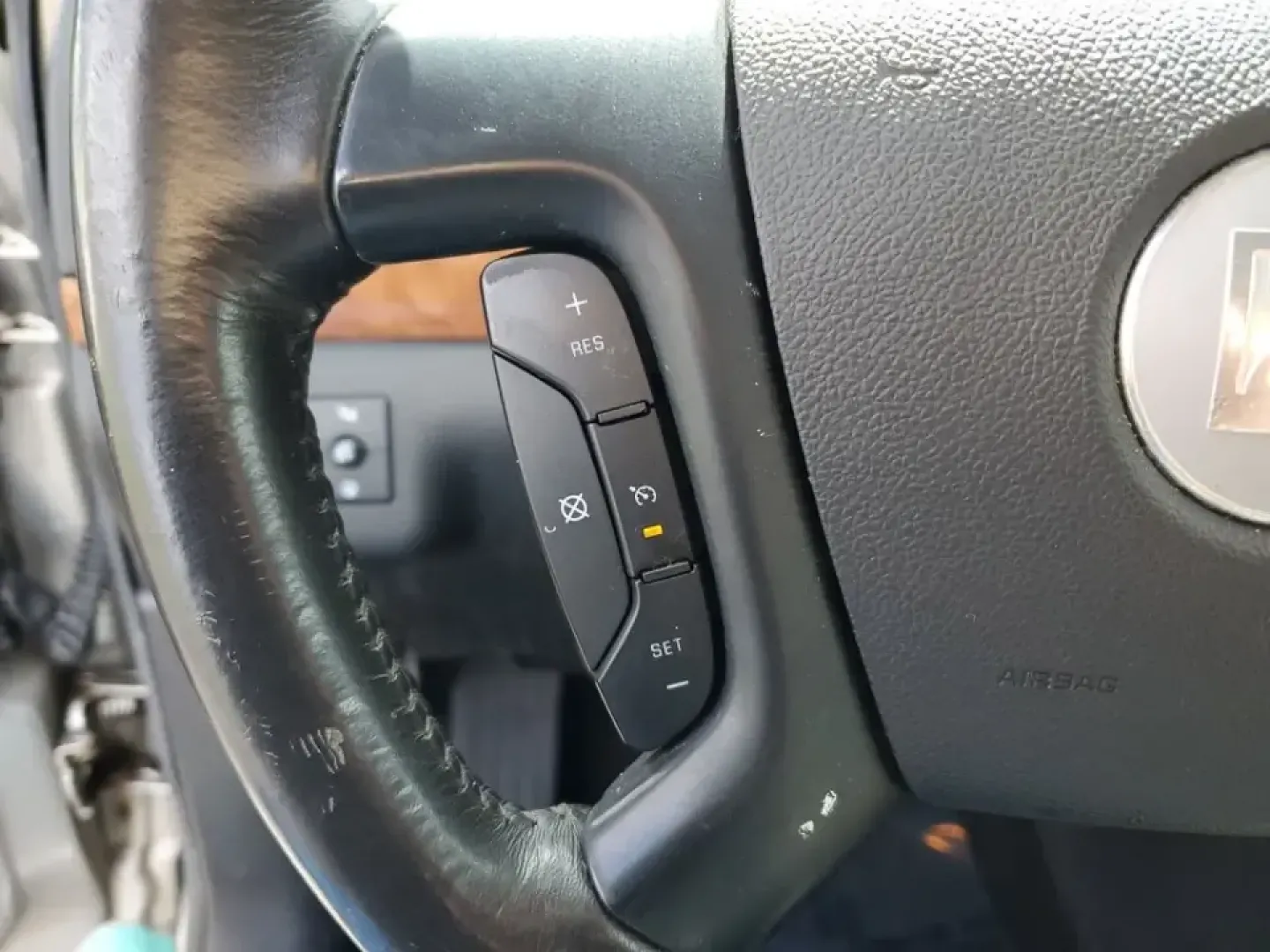 2007 /Black Saturn Outlook XR (5GZER23787J) with an V6, 3.6L engine, 6-speed automatic transmission, located at 6064 Gull Rd, Kalamazoo, MI, 49048, (269) 222-0088, 42.328388, -85.512924 - Need a spacious SUV that can handle school drop-offs, long commutes down I-94, and weekend getaways to Lake Michigan without feeling cramped? This 2007 Saturn Outlook XR is built for real-life Michigan driving-room for the whole crew, smart comfort features, and the kind of everyday versatility that - Photo#17