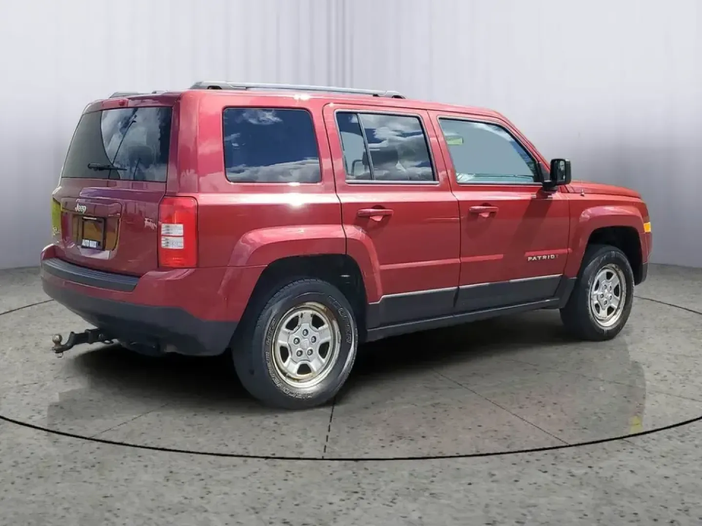2016 /Dark Slate Gray Jeep Patriot Sport (1C4NJRBB6GD) with an 4 Cyl, 2.4L engine, 6-speed automatic transmission, located at 6064 Gull Rd, Kalamazoo, MI, 49048, (269) 222-0088, 42.328388, -85.512924 - Weekend cabin runs up to Gull Lake, snowy commutes down I-94, or a last-minute road trip to Lake Michigan-this 2016 Jeep Patriot Sport 4WD is built for Kalamazoo life when you want SUV practicality with go-anywhere confidence. If you've been searching used cars near me and want something versatile f - Photo#3