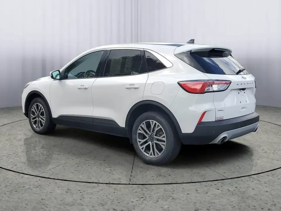 2022 /Ebony Ford Escape SEL (1FMCU9H92NU) with an 4 Cyl, 2.0L engine, 8-speed automatic transmission, located at 6064 Gull Rd, Kalamazoo, MI, 49048, (269) 222-0088, 42.328388, -85.512924 - Need a confident, all-weather SUV for Michigan commutes, school drop-offs, and weekend escapes up to Lake Michigan? This 2022 Ford Escape SEL 4WD is built for real life in Kalamazoo-comfortable for daily driving, sure-footed when the weather turns, and packed with modern tech that makes every mile e - Photo#2