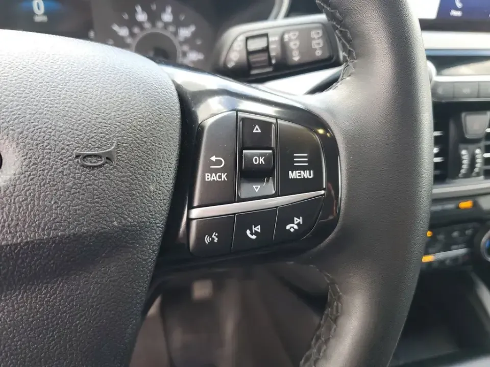 2022 /Ebony Ford Escape SEL (1FMCU9H92NU) with an 4 Cyl, 2.0L engine, 8-speed automatic transmission, located at 6064 Gull Rd, Kalamazoo, MI, 49048, (269) 222-0088, 42.328388, -85.512924 - Need a confident, all-weather SUV for Michigan commutes, school drop-offs, and weekend escapes up to Lake Michigan? This 2022 Ford Escape SEL 4WD is built for real life in Kalamazoo-comfortable for daily driving, sure-footed when the weather turns, and packed with modern tech that makes every mile e - Photo#18
