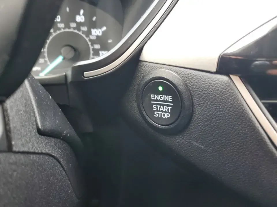 2022 /Ebony Ford Escape SEL (1FMCU9H92NU) with an 4 Cyl, 2.0L engine, 8-speed automatic transmission, located at 6064 Gull Rd, Kalamazoo, MI, 49048, (269) 222-0088, 42.328388, -85.512924 - Need a confident, all-weather SUV for Michigan commutes, school drop-offs, and weekend escapes up to Lake Michigan? This 2022 Ford Escape SEL 4WD is built for real life in Kalamazoo-comfortable for daily driving, sure-footed when the weather turns, and packed with modern tech that makes every mile e - Photo#24