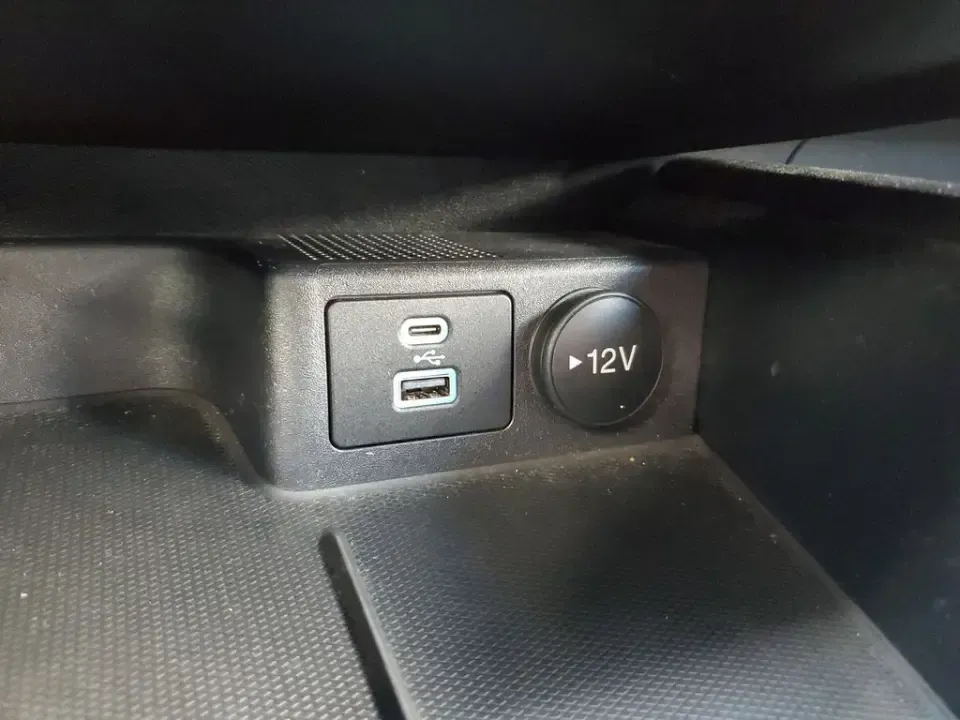 2022 /Ebony Ford Escape SEL (1FMCU9H92NU) with an 4 Cyl, 2.0L engine, 8-speed automatic transmission, located at 6064 Gull Rd, Kalamazoo, MI, 49048, (269) 222-0088, 42.328388, -85.512924 - Need a confident, all-weather SUV for Michigan commutes, school drop-offs, and weekend escapes up to Lake Michigan? This 2022 Ford Escape SEL 4WD is built for real life in Kalamazoo-comfortable for daily driving, sure-footed when the weather turns, and packed with modern tech that makes every mile e - Photo#25