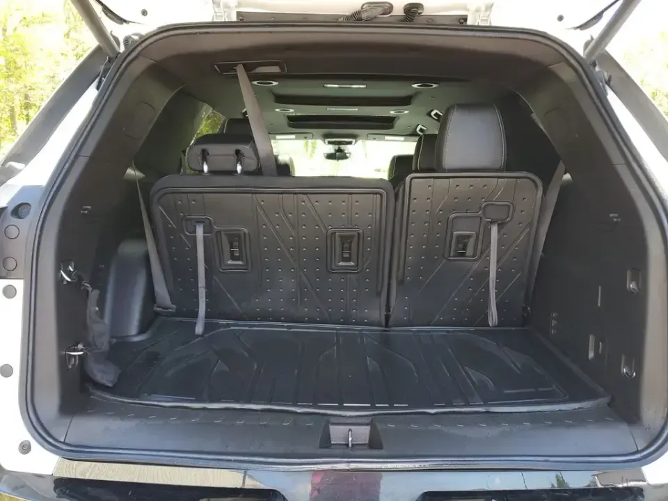 2023 /Jet Black Chevrolet Traverse Premier (1GNEVKKW3PJ) with an V6, 3.6L engine, 9-speed automatic transmission, located at 6064 Gull Rd, Kalamazoo, MI, 49048, (269) 222-0088, 42.328388, -85.512924 - Road-trip families, everyday commuters, and weekend adventurers-this 2023 Chevrolet Traverse Premier AWD is built for the kind of life that doesn't slow down. With three rows, confident all-weather capability, and the upscale comfort you want on long drives up I-94 or quick errands across Kalamazoo, - Photo#6