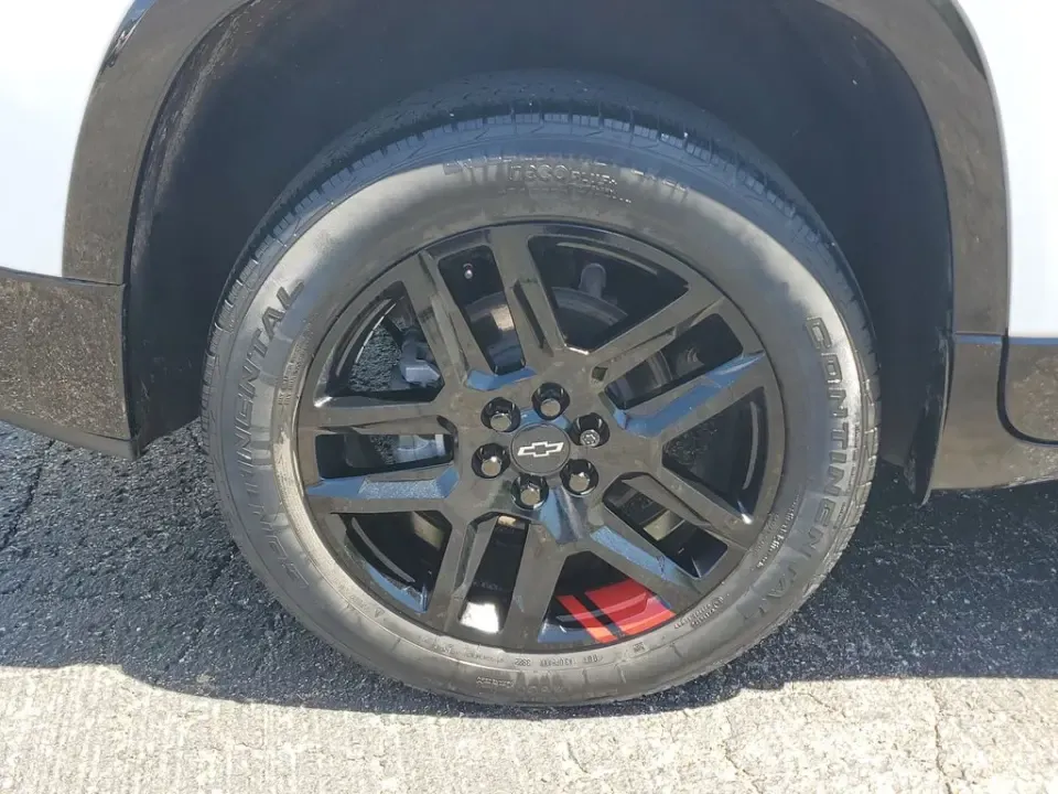 2023 Summit White /Black Chevrolet Traverse Premier (1GNEVKKW3PJ) with an 3.6L V6 SIDI VVT engine, Automatic transmission, located at 6064 Gull Rd, Kalamazoo, MI, 49048, (269) 222-0088, 42.328388, -85.512924- Photo#35