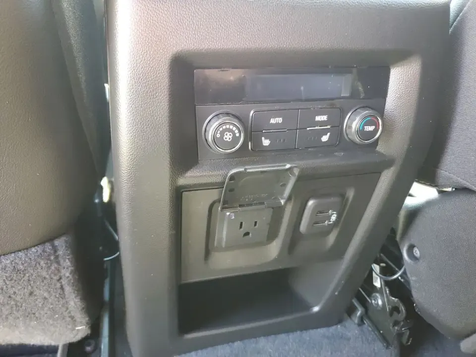 2023 Summit White /Black Chevrolet Traverse Premier (1GNEVKKW3PJ) with an 3.6L V6 SIDI VVT engine, Automatic transmission, located at 6064 Gull Rd, Kalamazoo, MI, 49048, (269) 222-0088, 42.328388, -85.512924- Photo#41