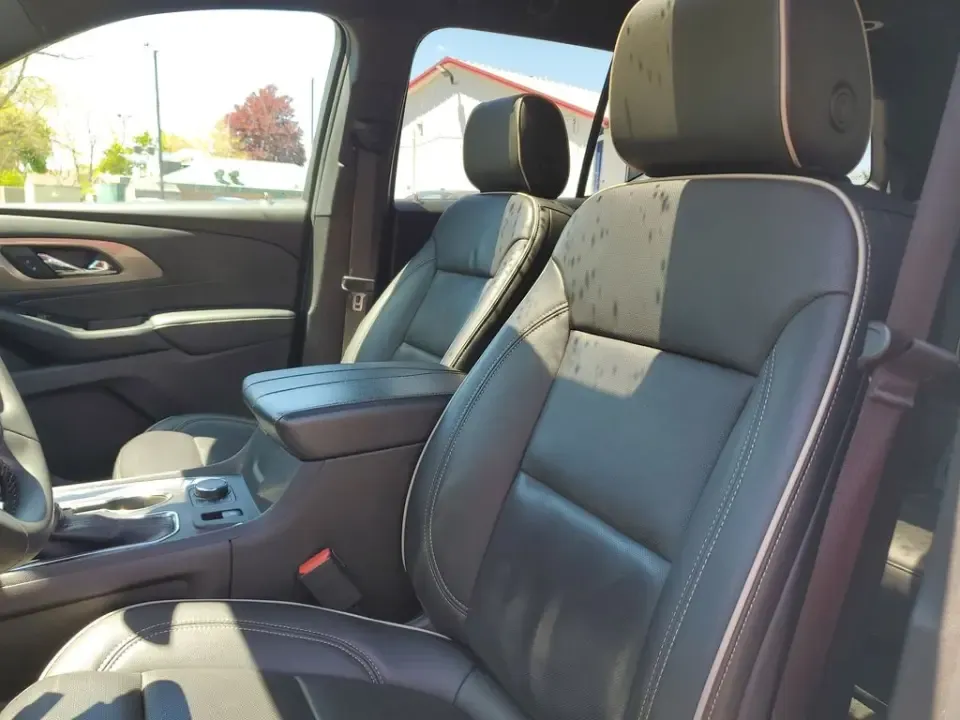 2023 Summit White /Black Chevrolet Traverse Premier (1GNEVKKW3PJ) with an 3.6L V6 SIDI VVT engine, Automatic transmission, located at 6064 Gull Rd, Kalamazoo, MI, 49048, (269) 222-0088, 42.328388, -85.512924- Photo#47