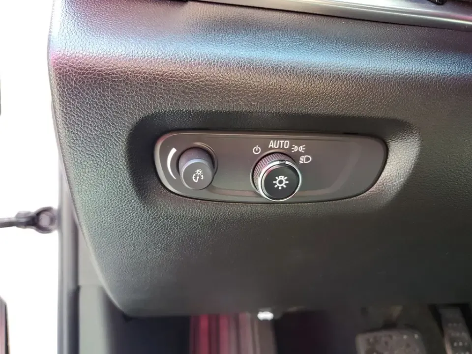 2023 Summit White /Black Chevrolet Traverse Premier (1GNEVKKW3PJ) with an 3.6L V6 SIDI VVT engine, Automatic transmission, located at 6064 Gull Rd, Kalamazoo, MI, 49048, (269) 222-0088, 42.328388, -85.512924- Photo#50