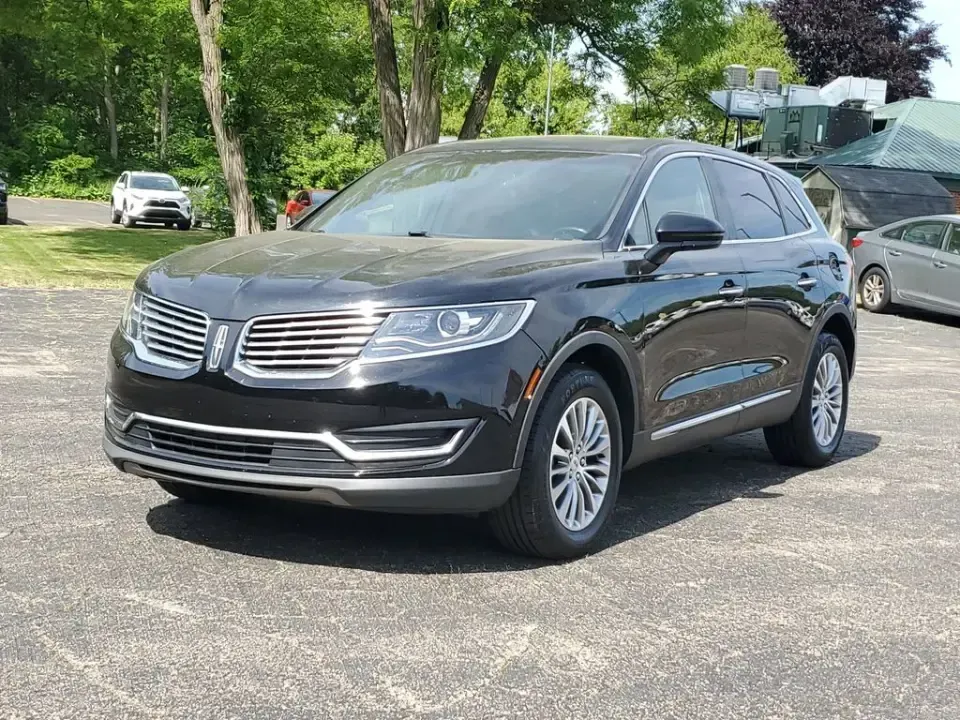 2018 /Ebony Lincoln MKX Select (2LMPJ8KR6JB) with an V6, 3.7L engine, 6-speed automatic transmission, located at 6064 Gull Rd, Kalamazoo, MI, 49048, (269) 222-0088, 42.328388, -85.512924 - Weekend getaways to South Haven, daily commutes down Gull Road, or family errands between Downtown Kalamazoo and Portage-this 2018 Lincoln MKX Select AWD is built for real life, with upscale comfort and all-weather confidence that fits Michigan seasons. If you've been searching used cars near me and - Photo#1
