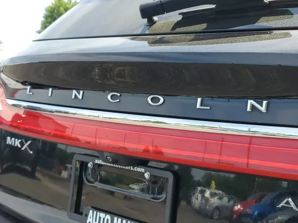2018 /Ebony Lincoln MKX Select (2LMPJ8KR6JB) with an V6, 3.7L engine, 6-speed automatic transmission, located at 6064 Gull Rd, Kalamazoo, MI, 49048, (269) 222-0088, 42.328388, -85.512924 - Weekend getaways to South Haven, daily commutes down Gull Road, or family errands between Downtown Kalamazoo and Portage-this 2018 Lincoln MKX Select AWD is built for real life, with upscale comfort and all-weather confidence that fits Michigan seasons. If you've been searching used cars near me and - Photo#5