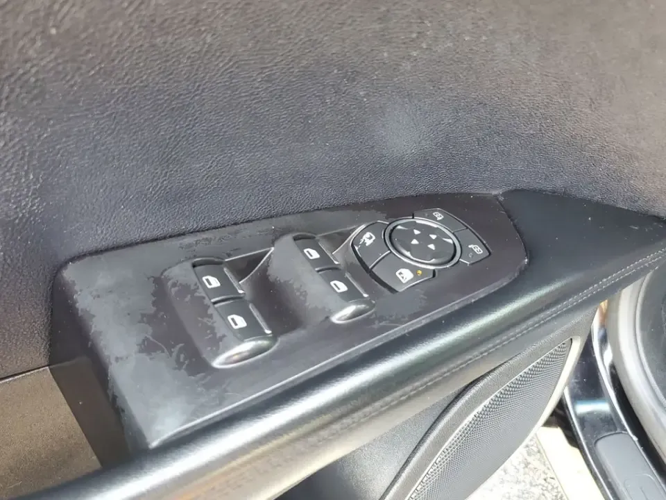 2018 /Ebony Lincoln MKX Select (2LMPJ8KR6JB) with an V6, 3.7L engine, 6-speed automatic transmission, located at 6064 Gull Rd, Kalamazoo, MI, 49048, (269) 222-0088, 42.328388, -85.512924 - Weekend getaways to South Haven, daily commutes down Gull Road, or family errands between Downtown Kalamazoo and Portage-this 2018 Lincoln MKX Select AWD is built for real life, with upscale comfort and all-weather confidence that fits Michigan seasons. If you've been searching used cars near me and - Photo#12