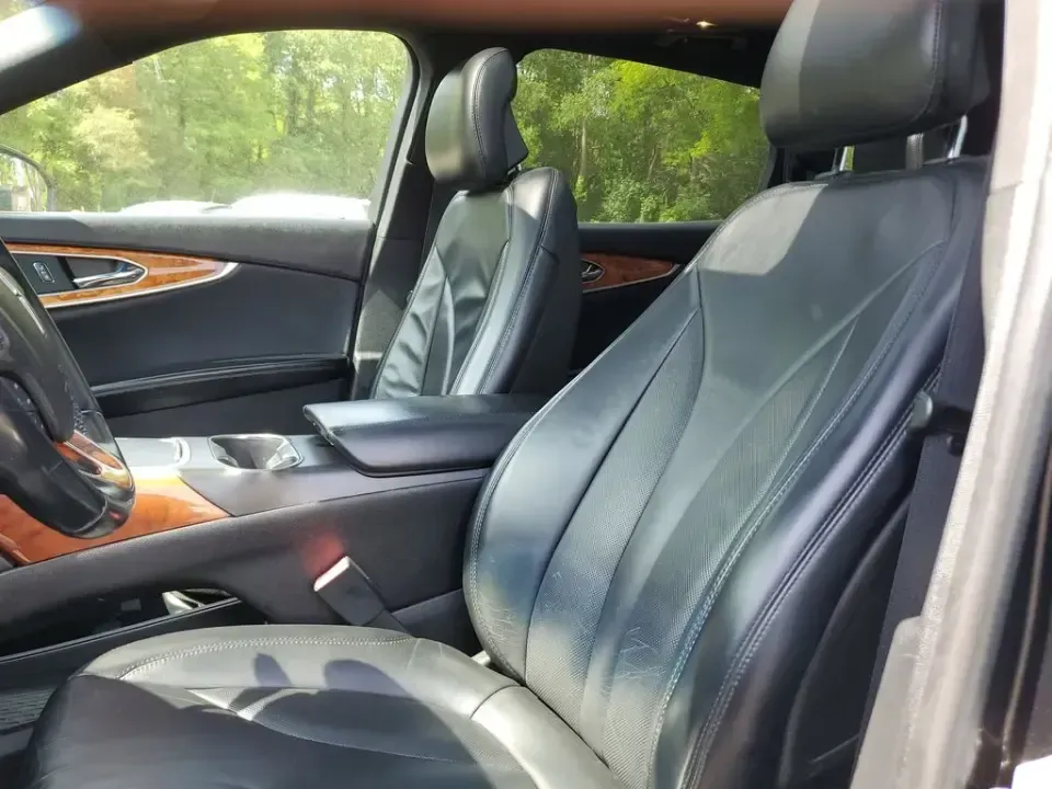 2018 /Ebony Lincoln MKX Select (2LMPJ8KR6JB) with an V6, 3.7L engine, 6-speed automatic transmission, located at 6064 Gull Rd, Kalamazoo, MI, 49048, (269) 222-0088, 42.328388, -85.512924 - Weekend getaways to South Haven, daily commutes down Gull Road, or family errands between Downtown Kalamazoo and Portage-this 2018 Lincoln MKX Select AWD is built for real life, with upscale comfort and all-weather confidence that fits Michigan seasons. If you've been searching used cars near me and - Photo#14