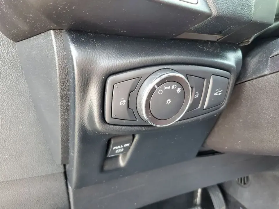 2018 /Ebony Lincoln MKX Select (2LMPJ8KR6JB) with an V6, 3.7L engine, 6-speed automatic transmission, located at 6064 Gull Rd, Kalamazoo, MI, 49048, (269) 222-0088, 42.328388, -85.512924 - Weekend getaways to South Haven, daily commutes down Gull Road, or family errands between Downtown Kalamazoo and Portage-this 2018 Lincoln MKX Select AWD is built for real life, with upscale comfort and all-weather confidence that fits Michigan seasons. If you've been searching used cars near me and - Photo#17