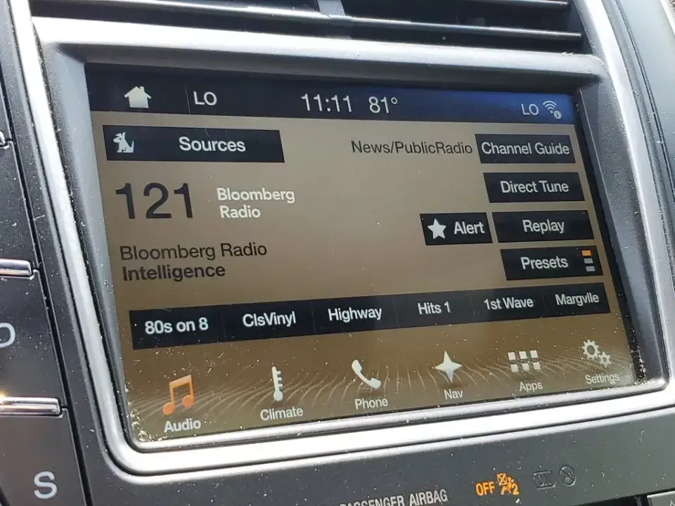2018 /Ebony Lincoln MKX Select (2LMPJ8KR6JB) with an V6, 3.7L engine, 6-speed automatic transmission, located at 6064 Gull Rd, Kalamazoo, MI, 49048, (269) 222-0088, 42.328388, -85.512924 - Weekend getaways to South Haven, daily commutes down Gull Road, or family errands between Downtown Kalamazoo and Portage-this 2018 Lincoln MKX Select AWD is built for real life, with upscale comfort and all-weather confidence that fits Michigan seasons. If you've been searching used cars near me and - Photo#22