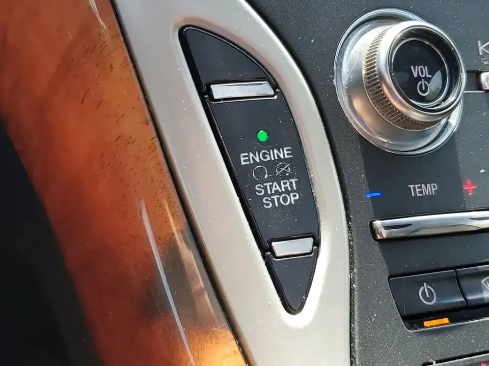 2018 /Ebony Lincoln MKX Select (2LMPJ8KR6JB) with an V6, 3.7L engine, 6-speed automatic transmission, located at 6064 Gull Rd, Kalamazoo, MI, 49048, (269) 222-0088, 42.328388, -85.512924 - Weekend getaways to South Haven, daily commutes down Gull Road, or family errands between Downtown Kalamazoo and Portage-this 2018 Lincoln MKX Select AWD is built for real life, with upscale comfort and all-weather confidence that fits Michigan seasons. If you've been searching used cars near me and - Photo#25