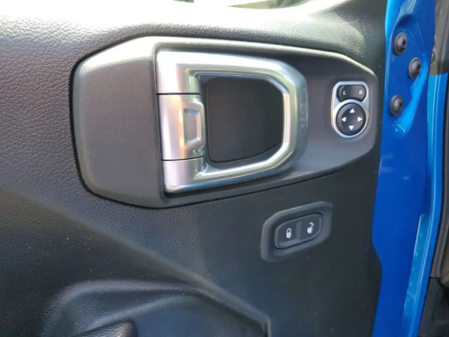 2021 Blue Pearl /Black Jeep Gladiator Sport (1C6HJTAG4ML) with an 3.6L V6 24V VVT engine, Automatic transmission, located at 6064 Gull Rd, Kalamazoo, MI, 49048, (269) 222-0088, 42.328388, -85.512924- Photo#18