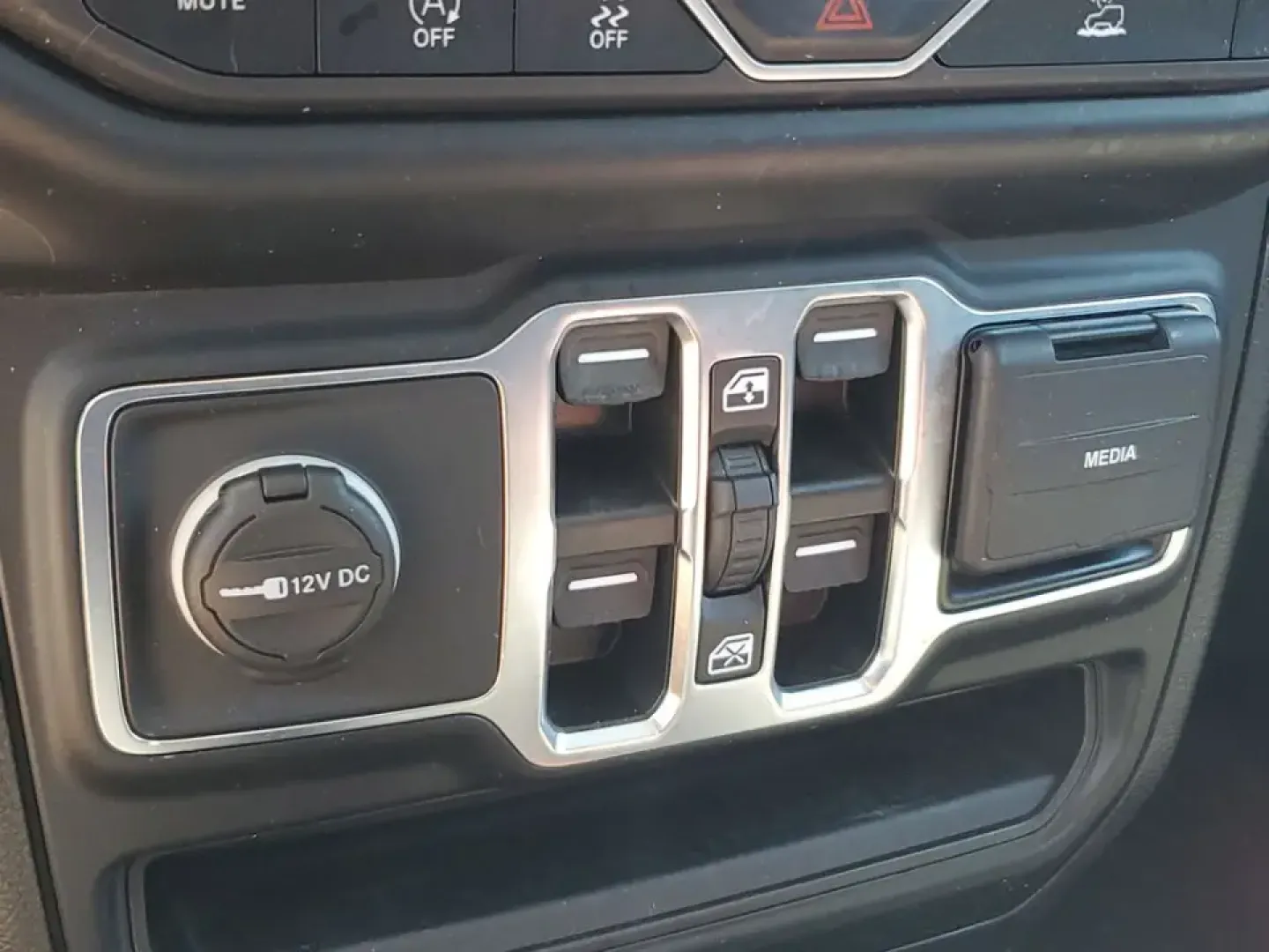 2021 Blue Pearl /Black Jeep Gladiator Sport (1C6HJTAG4ML) with an 3.6L V6 24V VVT engine, Automatic transmission, located at 6064 Gull Rd, Kalamazoo, MI, 49048, (269) 222-0088, 42.328388, -85.512924- Photo#46