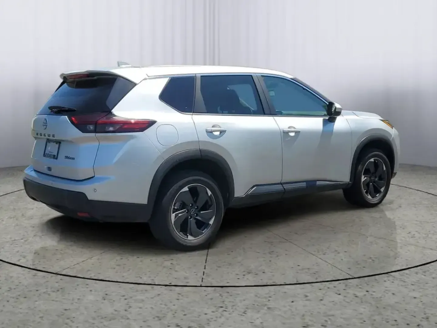 2024 /Charcoal Nissan Rogue SV AWD (5N1BT3BB8RC) with an 2.5L L4 DOHC 16V engine, CVT transmission, located at 6064 Gull Rd, Kalamazoo, MI, 49048, (269) 222-0088, 42.328388, -85.512924 - For commuters who rack up miles on I-94, growing families shuttling between school and practice, and weekend explorers headed toward Gull Lake or the Kal-Haven Trail, this 2024 Nissan Rogue SV AWD is a smart, comfortable SUV that fits real-life Michigan driving. Finished in Brilliant Silver Metallic- Photo#3