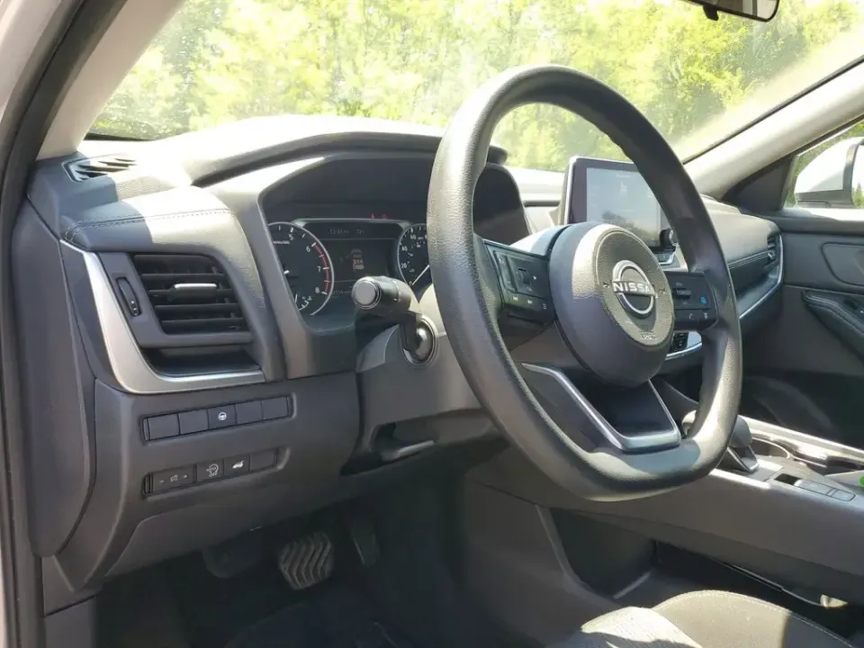 2024 /Charcoal Nissan Rogue SV (5N1BT3BB8RC) with an 3 Cyl, 1.5L engine, CVT transmission, located at 6064 Gull Rd, Kalamazoo, MI, 49048, (269) 222-0088, 42.328388, -85.512924 - For commuters who rack up miles on I-94, families shuttling between school, sports, and weekend errands, and road-trippers heading to Lake Michigan, this 2024 Nissan Rogue SV AWD is built to make everyday driving feel easy, comfortable, and confidently in control. Finished in Brilliant Silver Metall - Photo#16