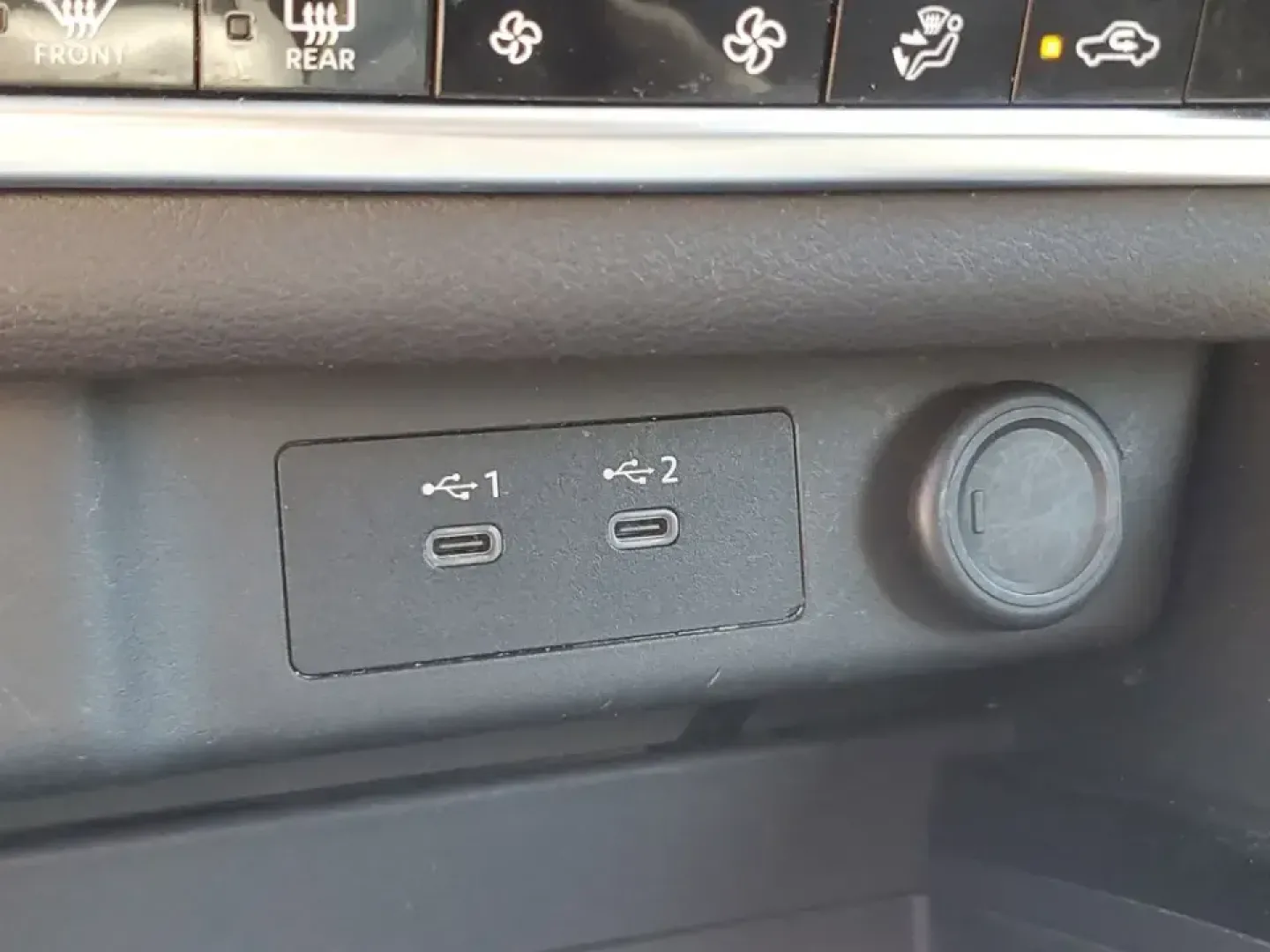 2024 /Charcoal Nissan Rogue SV AWD (5N1BT3BB8RC) with an 2.5L L4 DOHC 16V engine, CVT transmission, located at 6064 Gull Rd, Kalamazoo, MI, 49048, (269) 222-0088, 42.328388, -85.512924 - For commuters who rack up miles on I-94, growing families shuttling between school and practice, and weekend explorers headed toward Gull Lake or the Kal-Haven Trail, this 2024 Nissan Rogue SV AWD is a smart, comfortable SUV that fits real-life Michigan driving. Finished in Brilliant Silver Metallic- Photo#26