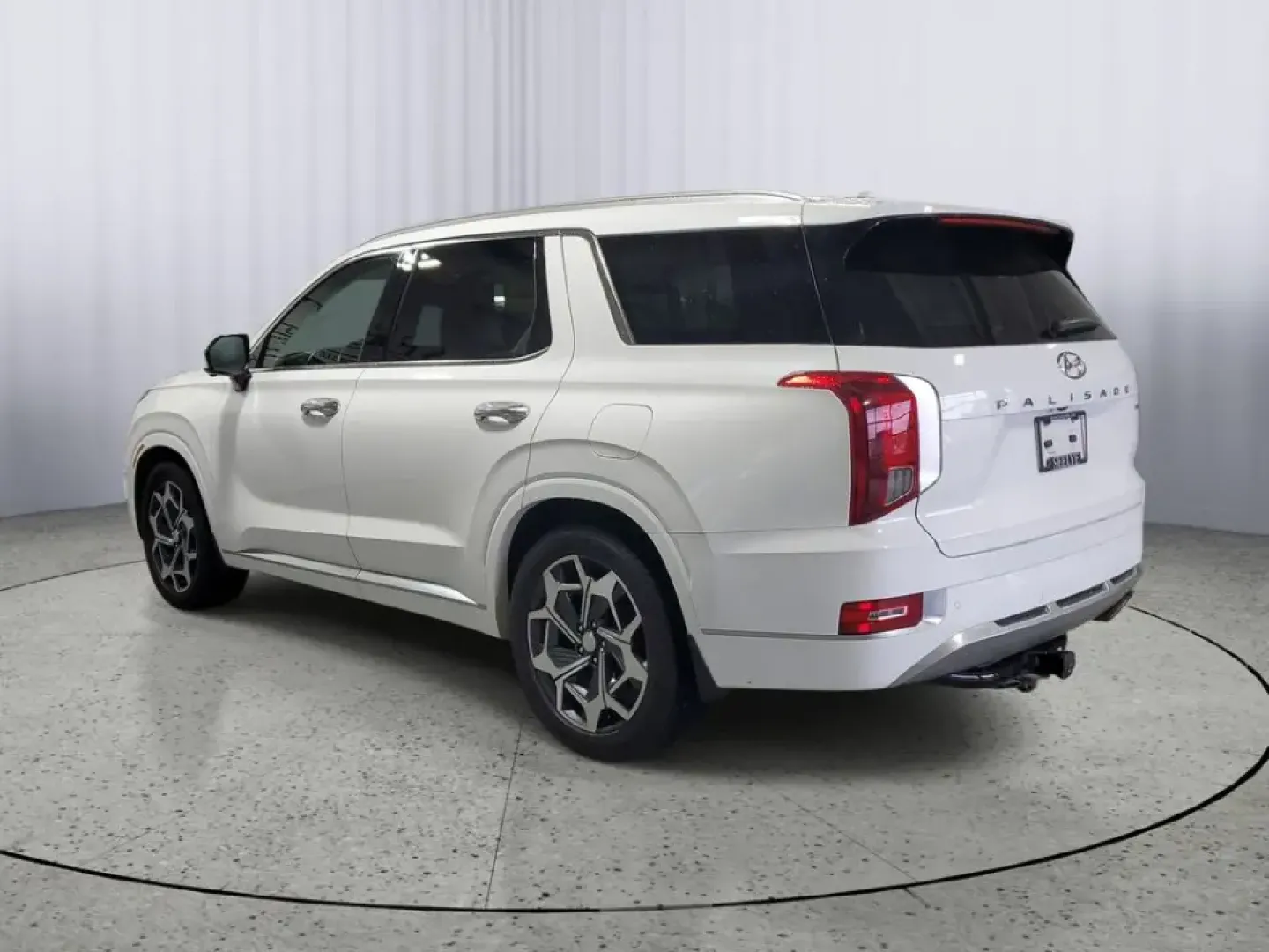 2021 /Dark Brown Hyundai Palisade Calligraphy (KM8R7DHE9MU) with an V6, 3.8L engine, 8-speed automatic transmission, located at 6064 Gull Rd, Kalamazoo, MI, 49048, (269) 222-0088, 42.328388, -85.512924 - Road-trip families, daily commuters, and weekend adventurers alike will appreciate how this 2021 Hyundai Palisade Calligraphy AWD blends three-row space with upscale comfort-perfect for hauling kids to practice, packing up for a Lake Michigan getaway, or cruising confidently through a Michigan winte- Photo#2