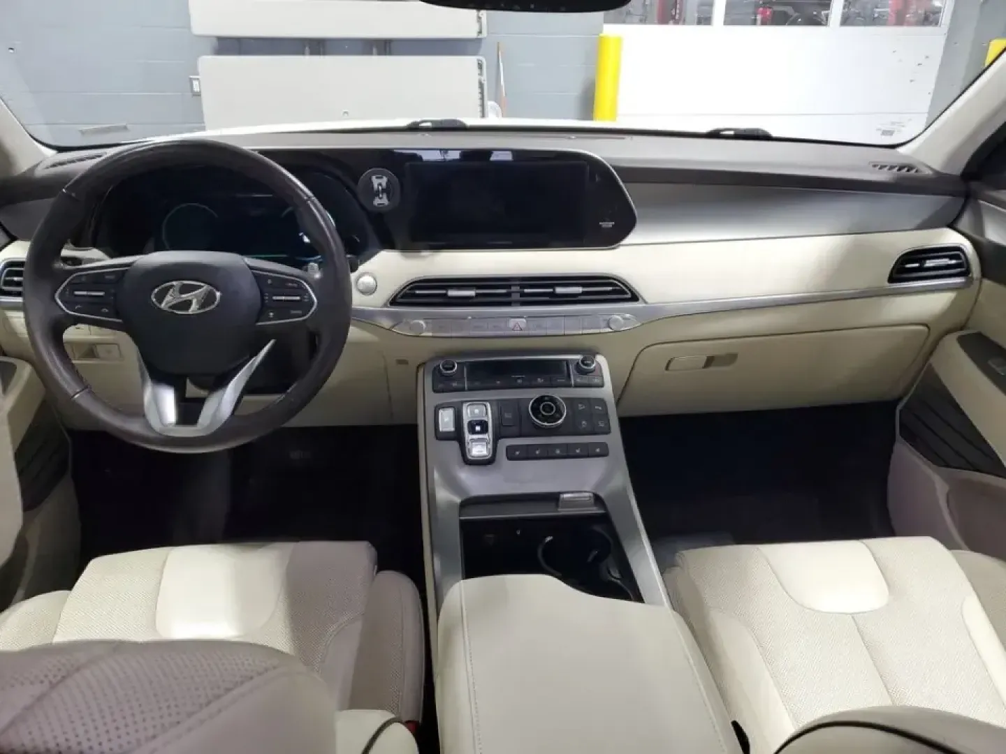 2021 /Dark Brown Hyundai Palisade Calligraphy (KM8R7DHE9MU) with an V6, 3.8L engine, 8-speed automatic transmission, located at 6064 Gull Rd, Kalamazoo, MI, 49048, (269) 222-0088, 42.328388, -85.512924 - Road-trip families, daily commuters, and weekend adventurers alike will appreciate how this 2021 Hyundai Palisade Calligraphy AWD blends three-row space with upscale comfort-perfect for hauling kids to practice, packing up for a Lake Michigan getaway, or cruising confidently through a Michigan winte - Photo#9