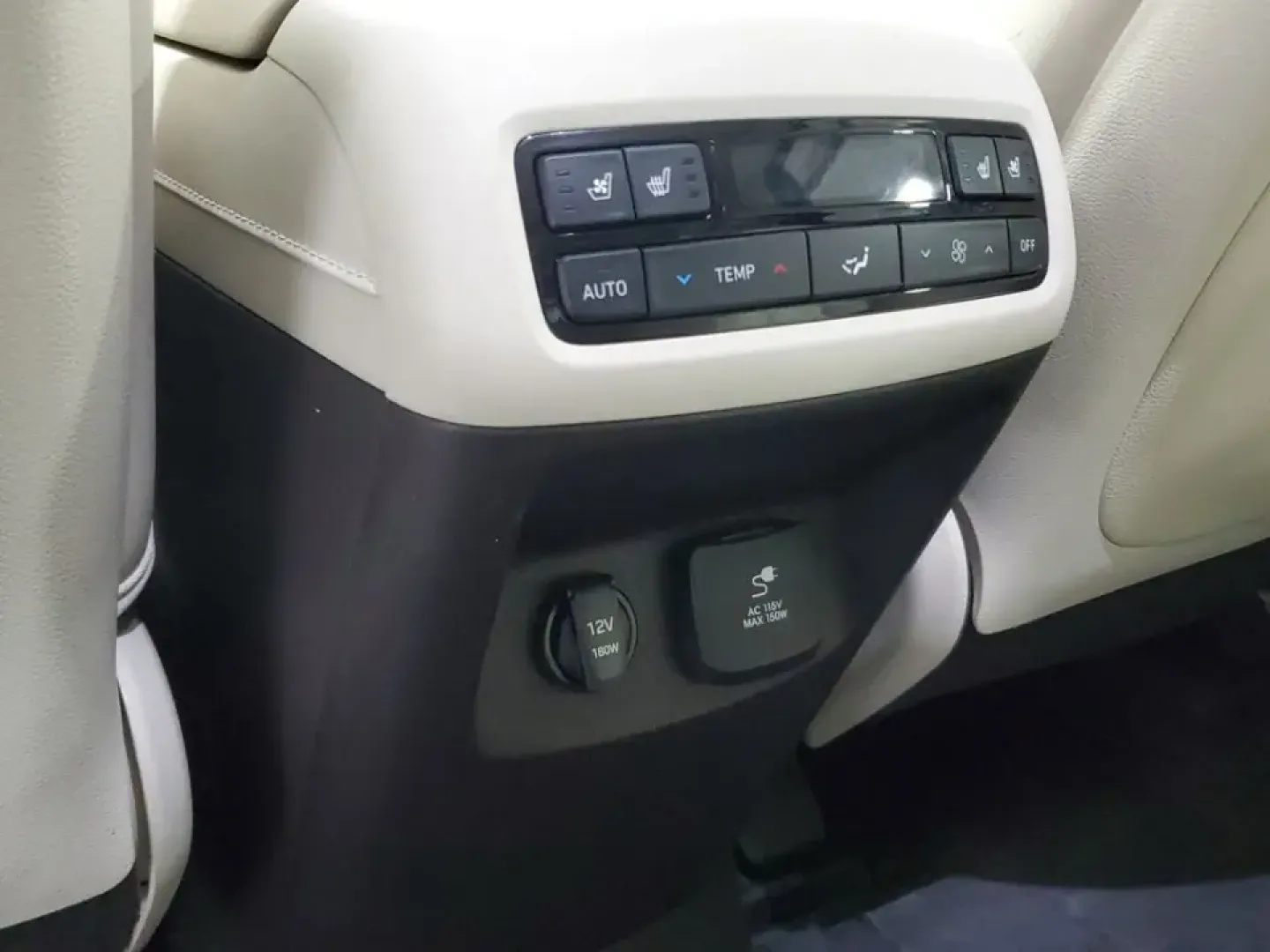 2021 /Dark Brown Hyundai Palisade Calligraphy (KM8R7DHE9MU) with an V6, 3.8L engine, 8-speed automatic transmission, located at 6064 Gull Rd, Kalamazoo, MI, 49048, (269) 222-0088, 42.328388, -85.512924 - Road-trip families, daily commuters, and weekend adventurers alike will appreciate how this 2021 Hyundai Palisade Calligraphy AWD blends three-row space with upscale comfort-perfect for hauling kids to practice, packing up for a Lake Michigan getaway, or cruising confidently through a Michigan winte- Photo#10