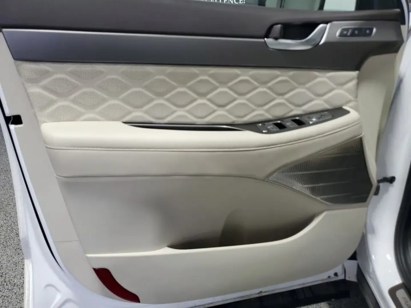 2021 /Dark Brown Hyundai Palisade Calligraphy (KM8R7DHE9MU) with an V6, 3.8L engine, 8-speed automatic transmission, located at 6064 Gull Rd, Kalamazoo, MI, 49048, (269) 222-0088, 42.328388, -85.512924 - Road-trip families, daily commuters, and weekend adventurers alike will appreciate how this 2021 Hyundai Palisade Calligraphy AWD blends three-row space with upscale comfort-perfect for hauling kids to practice, packing up for a Lake Michigan getaway, or cruising confidently through a Michigan winte- Photo#11