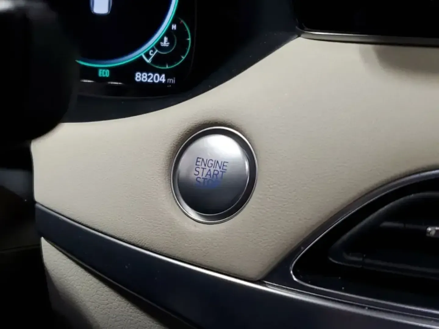 2021 /Dark Brown Hyundai Palisade Calligraphy (KM8R7DHE9MU) with an V6, 3.8L engine, 8-speed automatic transmission, located at 6064 Gull Rd, Kalamazoo, MI, 49048, (269) 222-0088, 42.328388, -85.512924 - Road-trip families, daily commuters, and weekend adventurers alike will appreciate how this 2021 Hyundai Palisade Calligraphy AWD blends three-row space with upscale comfort-perfect for hauling kids to practice, packing up for a Lake Michigan getaway, or cruising confidently through a Michigan winte - Photo#31