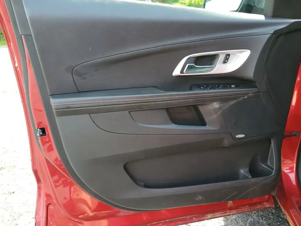 2013 Crystal Red Tint /Black Chevrolet Equinox LT (1GNALPEK7DZ) with an 2.4L 4-Cylinder SIDI DOHC engine, Automatic transmission, located at 6064 Gull Rd, Kalamazoo, MI, 49048, (269) 222-0088, 42.328388, -85.512924- Photo#9