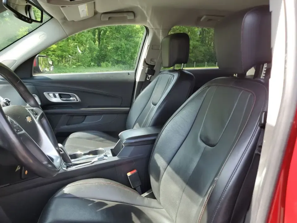 2013 Crystal Red Tint /Black Chevrolet Equinox LT (1GNALPEK7DZ) with an 2.4L 4-Cylinder SIDI DOHC engine, Automatic transmission, located at 6064 Gull Rd, Kalamazoo, MI, 49048, (269) 222-0088, 42.328388, -85.512924- Photo#13