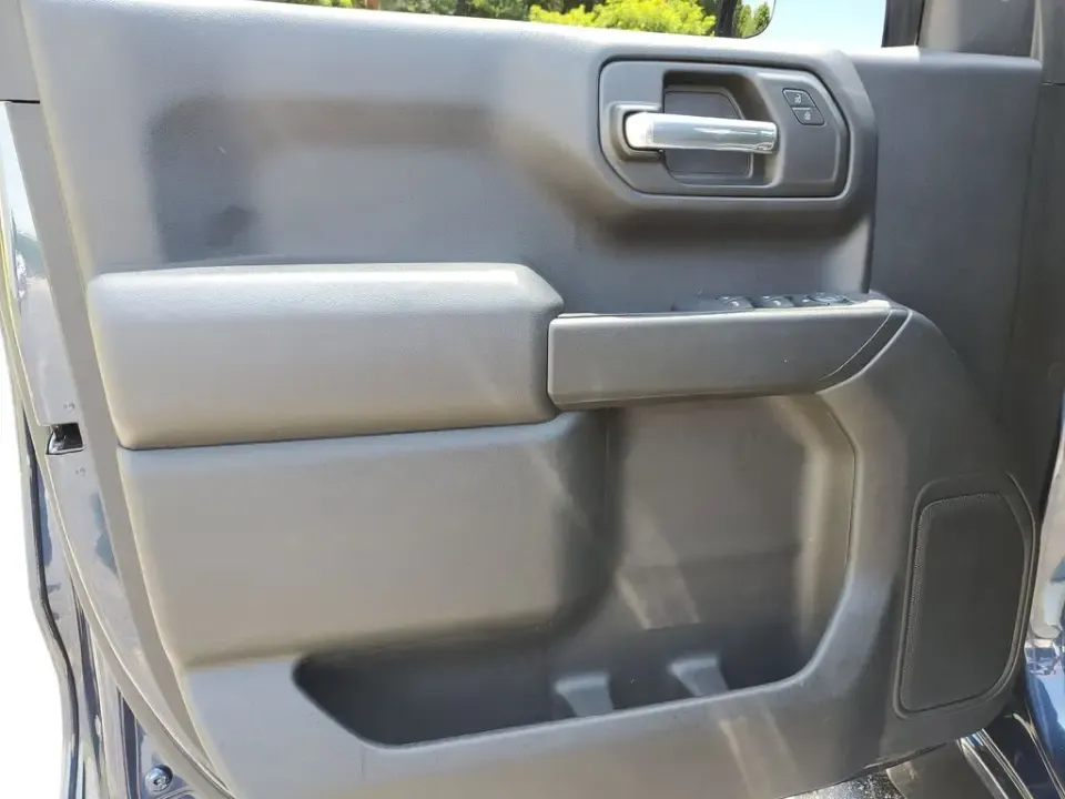 2021 Northsky Blue Metallic /BLACK Chevrolet Silverado 1500 Custom Trail Boss (1GCPYCEF8MZ) with an EcoTec3 5.3L V8 engine, Automatic transmission, located at 6064 Gull Rd, Kalamazoo, MI, 49048, (269) 222-0088, 42.328388, -85.512924- Photo#22