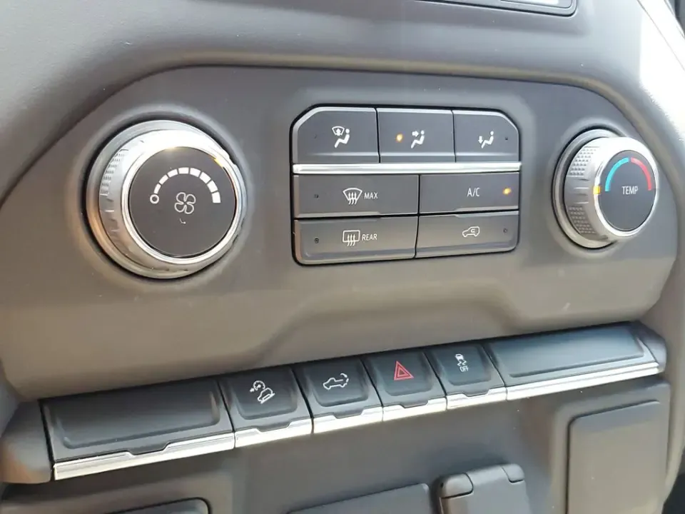 2021 Northsky Blue Metallic /BLACK Chevrolet Silverado 1500 Custom Trail Boss (1GCPYCEF8MZ) with an EcoTec3 5.3L V8 engine, Automatic transmission, located at 6064 Gull Rd, Kalamazoo, MI, 49048, (269) 222-0088, 42.328388, -85.512924- Photo#44