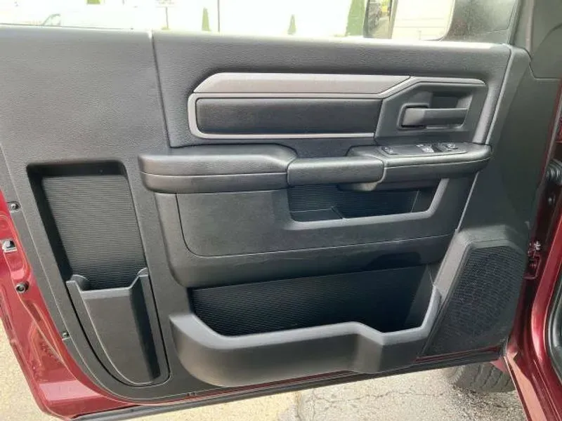 2020 Delmonico Red Pearlcoat /Black Ram 3500 Tradesman (3C63R3AL4LG) with an L6, 6.7L engine, 6-speed automatic transmission, located at 6064 Gull Rd, Kalamazoo, MI, 49048, (269) 222-0088, 42.328388, -85.512924 - **Unleash Your Adventure with the 2020 Ram 3500 Tradesman!** <br /> <br /> Are you ready to elevate your work and play with a powerhouse that blends rugged utility and modern comfort? Look no further than this stunning 2020 Ram 3500 Tradesman Regular Cab 4WD, available at AutoMaxx - Kalamazoo. With - Photo#13